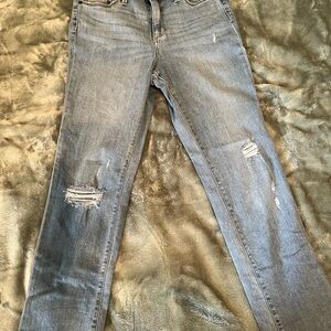 Universal Thread Classic Blue Distressed Women's Jeans - Straight Leg